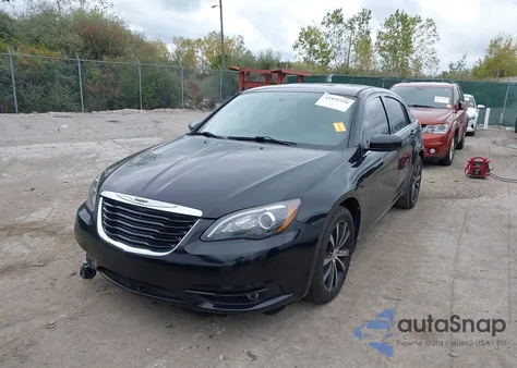 2013 Chrysler 200 Touring z USA, uszkodzony, nr VIN 1C3CCBBG2DN744609